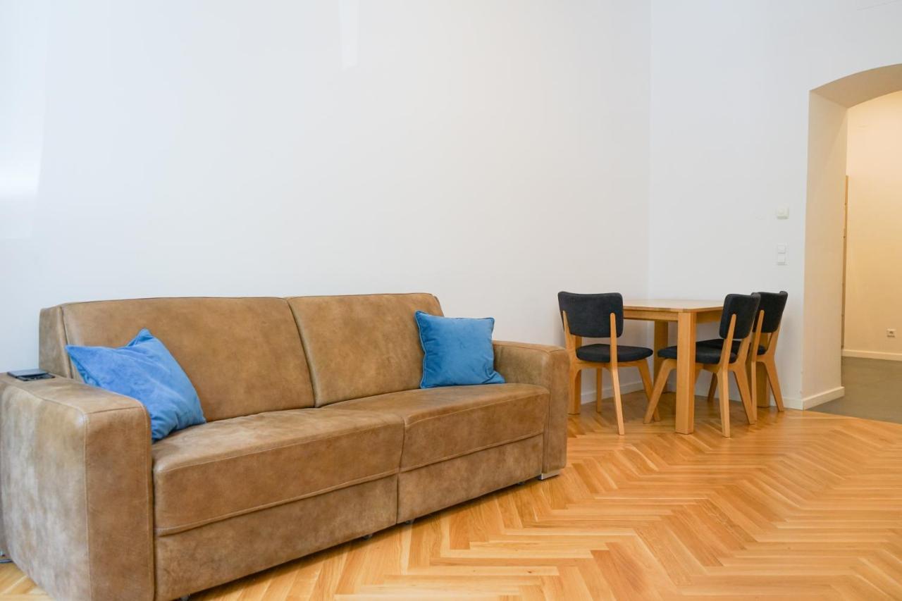 Nadland B7 * Vienna